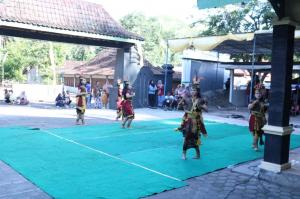 Pentas Jathilan Petir